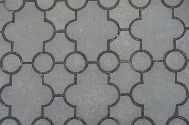 How Interlocking Pavers Enhance Commercial Curb Appeal