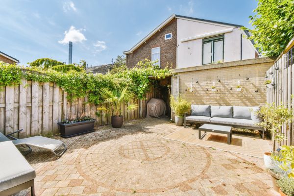 Courtyard Patio Service in Greenville